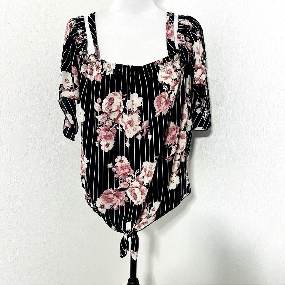 Vibe Sportswear Women’s Plus Size 2X Black Blouse with Pink Floral Pattern EUC
